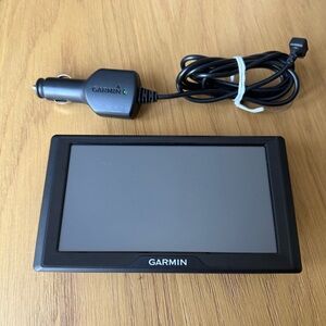 Garmin Drive Smart 61 LMT-S North America 6" GPS Navigator Bluetooth Charger